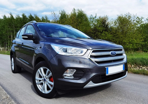 Ford Kuga cena 66100 przebieg: 127100, rok produkcji 2019 z Więcbork małe 137
